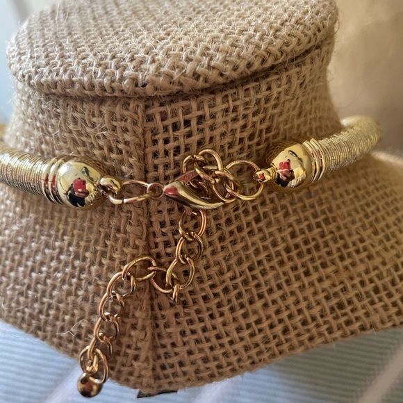 Elegant Green Pendant Necklace - Picture 5 of 5